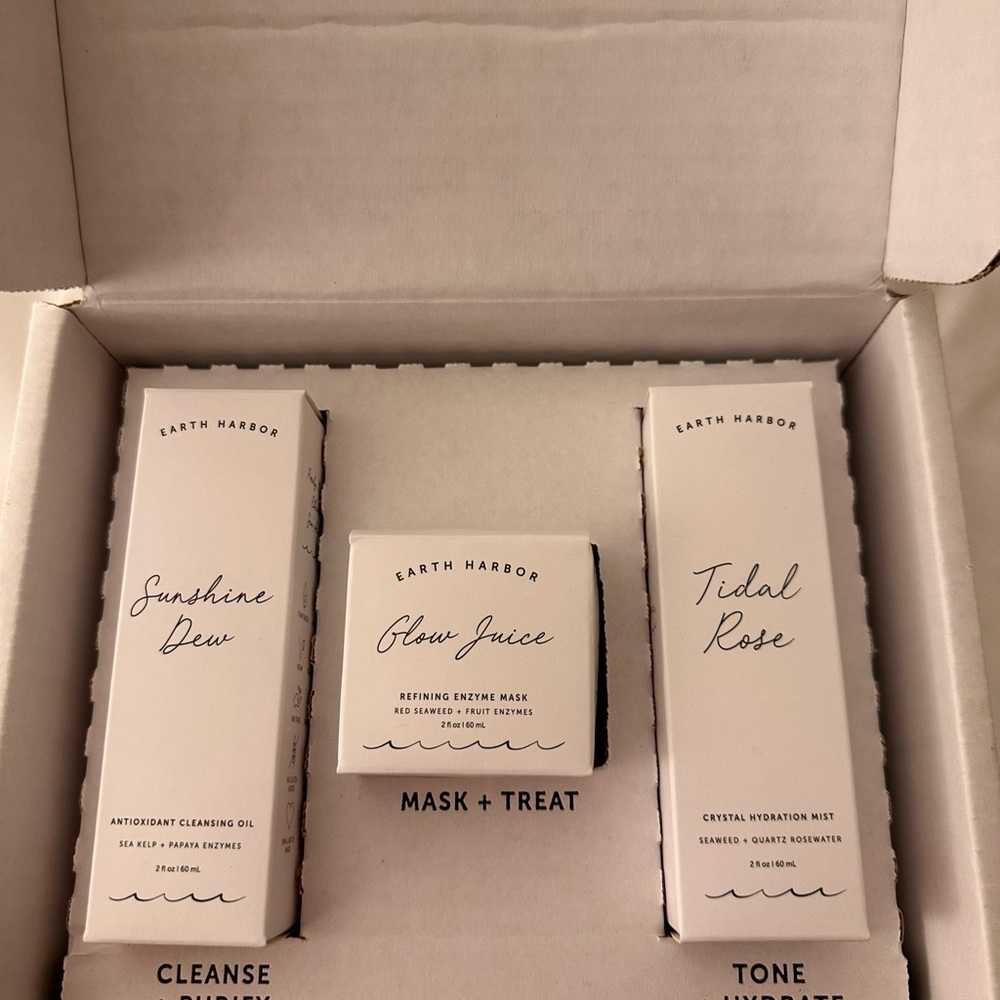 Earth Harbor “Seas the Day Kit” Day + Night Full Size Bottles